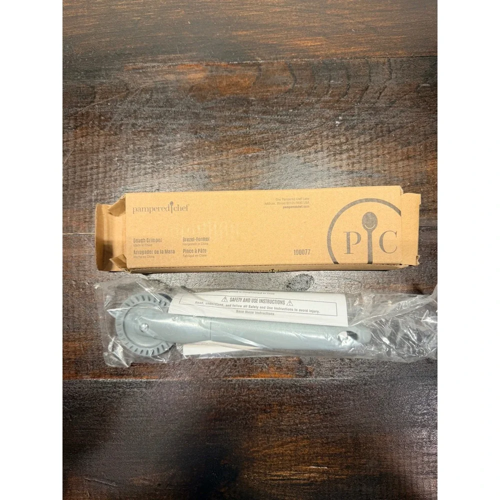 Pampered‎ Chef Dough Crimper #100077 New in Box